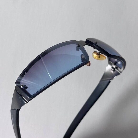 Vintage Giorgio Armani Retro Unisex Black Shield Sunglasses with Blue Gradient L - Picture 6 of 9